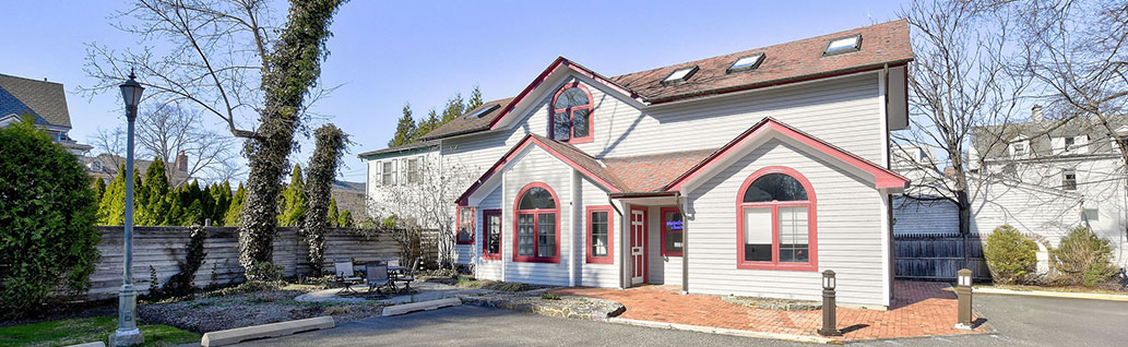 exterior of leslie law office e1747855185811
